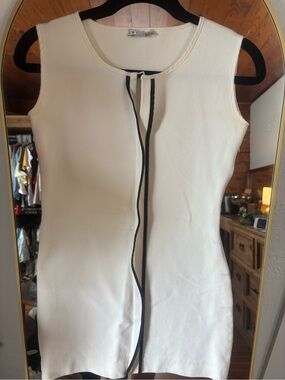 Sleeveless Ivory Tank Top with Black Trim